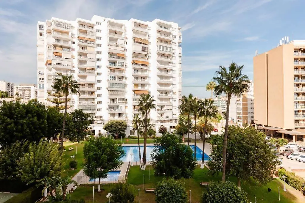 Amplio Con Vistas Al Mar Y Piscina En Benalmadena Apartment Spain